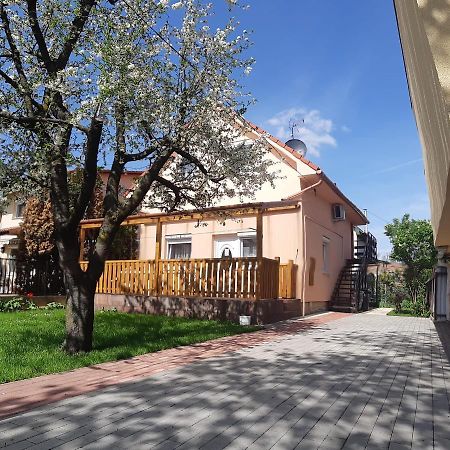 Rozsa Apartment Hajdúszoboszló Buitenkant foto