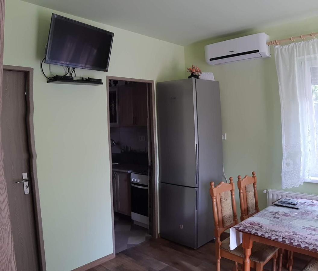 Rozsa Apartment Hajdúszoboszló Buitenkant foto