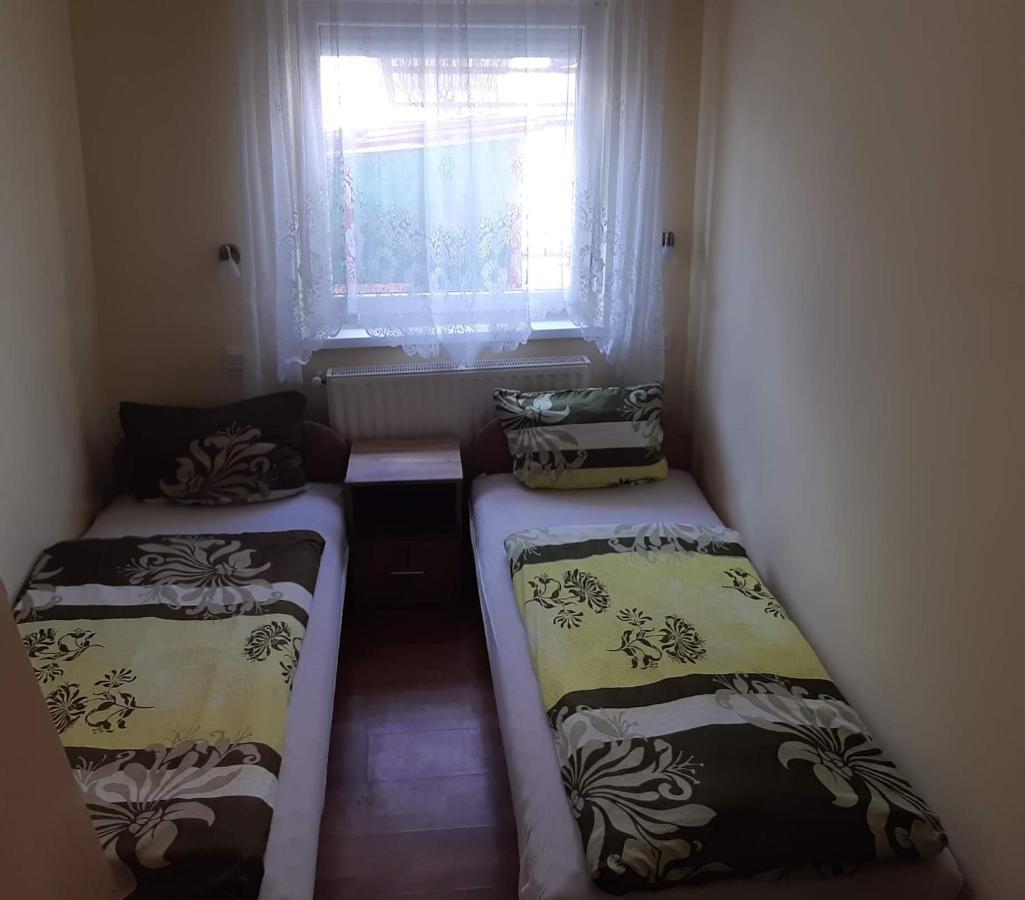 Rozsa Apartment Hajdúszoboszló Buitenkant foto