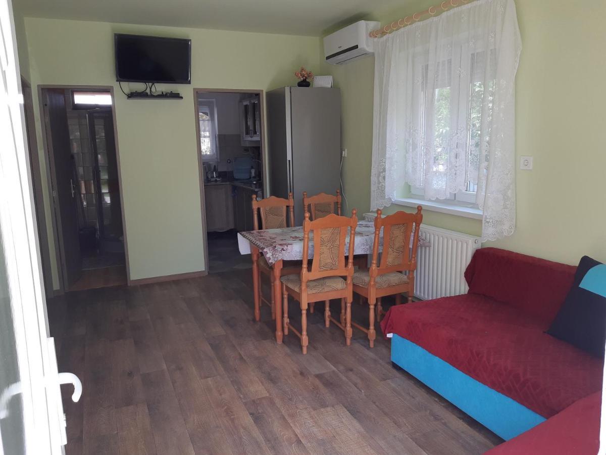 Rozsa Apartment Hajdúszoboszló Buitenkant foto