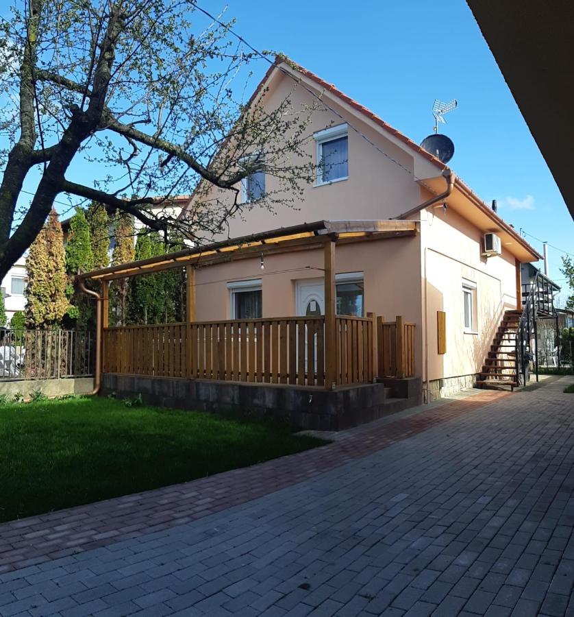 Rozsa Apartment Hajdúszoboszló Buitenkant foto