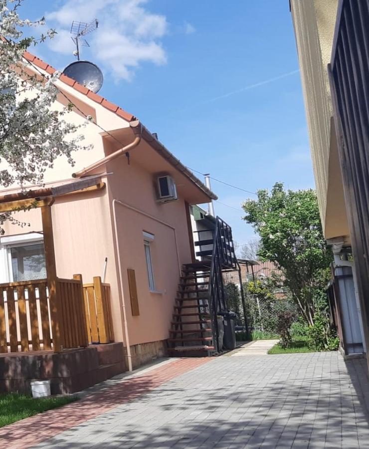 Rozsa Apartment Hajdúszoboszló Buitenkant foto